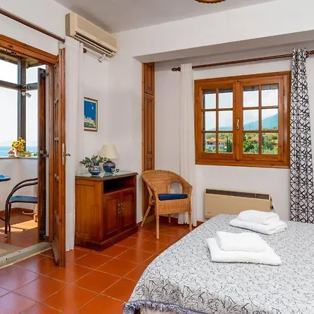 Seaside House With View Over Pagasitikos 別荘 *