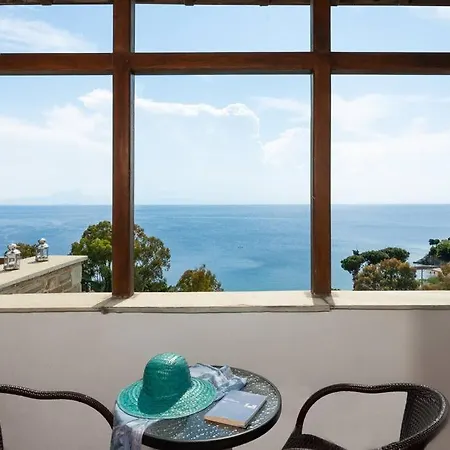 Seaside House With View Over Pagasitikos Áfissos
