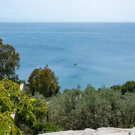 Seaside House With View Over Pagasitikos