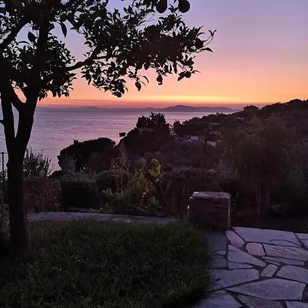 Prázdninový dům Seaside House With View Over Pagasitikos