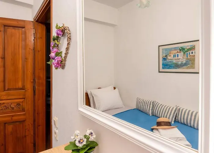 Seaside House With View Over Pagasitikos Afissos