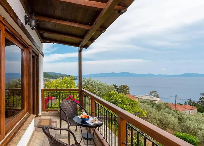 Seaside House With View Over Pagasitikos *